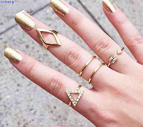 戒指和玉镯戴一只手吗，珠宝搭配技巧：戒指与玉镯应戴在哪只手上？