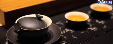 普洱茶配青瓷杯：好还是不好？看图对比分析