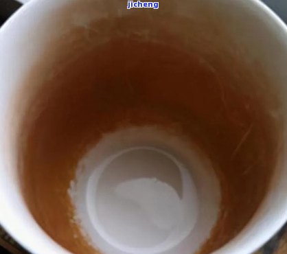 普洱茶杯：底部细沙状粉末与正确泡法全解