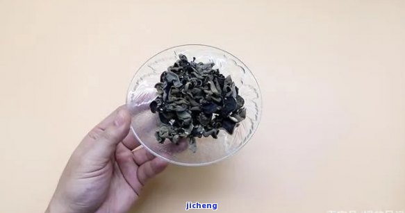 木耳与普洱茶：能否同时食用？会有中毒风险吗？