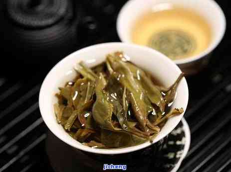 泡饮普洱茶宜用什么水冲泡，探讨泡饮普洱茶的用水选择