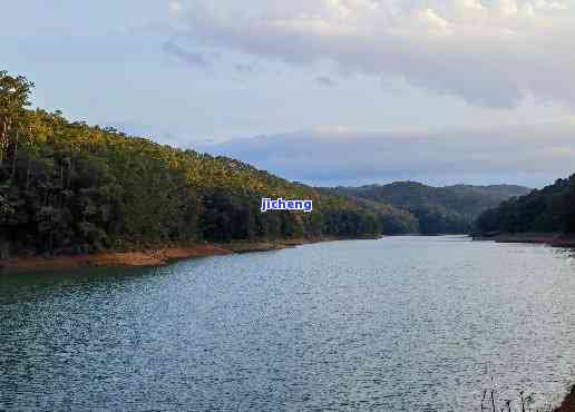 普洱子湖水库：云南美景，栈道漫步