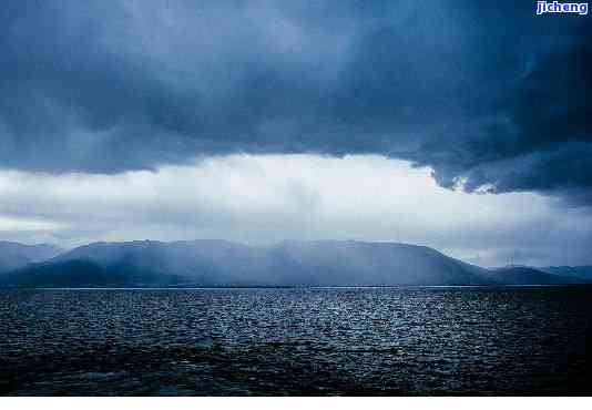 新雨洱海，《洱海边的新雨》