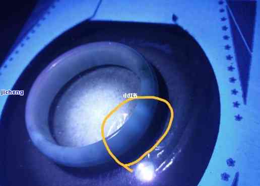 翡翠纹裂处有荧光反应？详解起因与作用