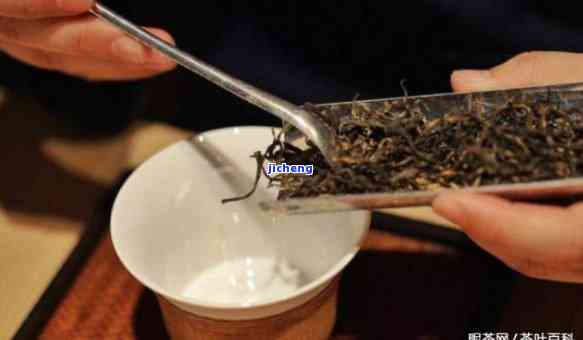 红茶煮还是泡比较味道好，煮还是泡？探讨红茶的冲泡方法