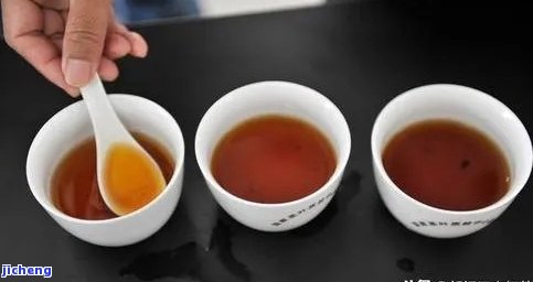 红茶用多少度的水沏茶，冲泡度：红茶应用多少度的水来沏茶？