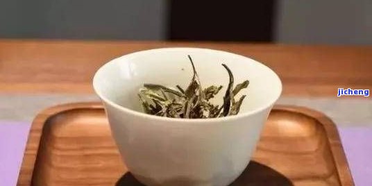 新茶味道浓还是淡，口感探讨：新茶的味道是浓还是淡？