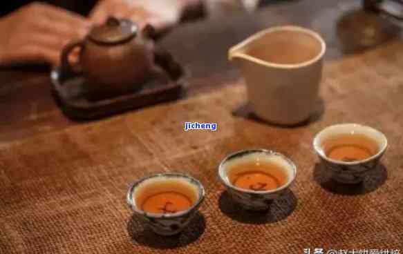 早上空腹喝茶有什么好处和坏处，清晨饮茶：空腹喝有何利弊？