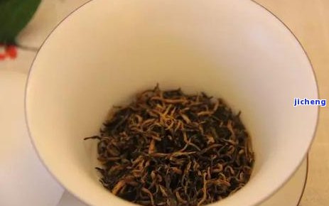 红茶上有金色绒毛是什么茶？解析其特性和来源