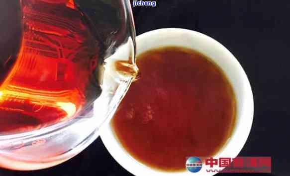 红茶茶膏怎么冲泡，红茶茶膏冲泡指南：轻松享受醇厚口感