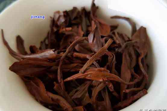 花香小种属于什么茶，揭秘茶叶品种：熟悉花香小种的来历与特点