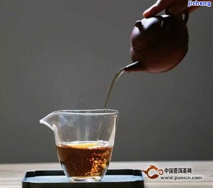 喝茶前如何洗茶：全面指南包括洗茶叶、茶垢、茶杯和方法